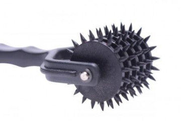 Master Series Spiked 5 Row Pinwheel - Black - Permissive -